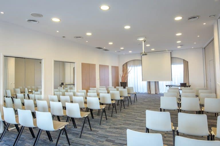 Seminarios Salle de séminaire 768x512 - Seminarios