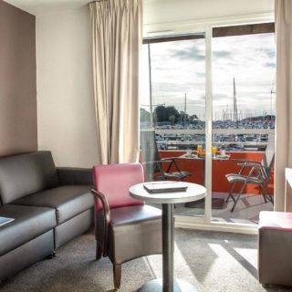 suite-port-144-2